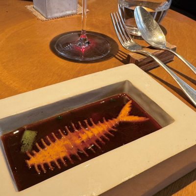 日本大好きな人気シェフによる日仏アフリカ融合料理が楽しめるレストラン