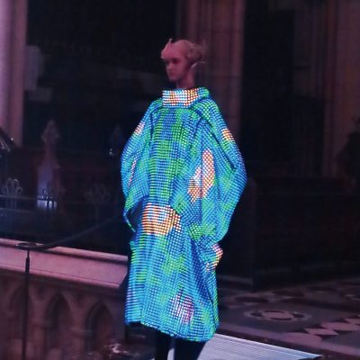 アイデア枯渇気味のパリコレそれでも出て来る新しいクリエーション