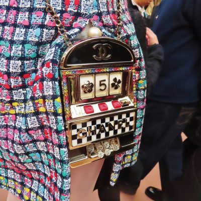 セレブと富裕層が一極集中する目の保養という意味でのパリコレクション