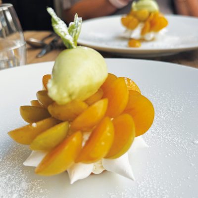 日本人の憩いの場。 パリにあるフレンチ食堂